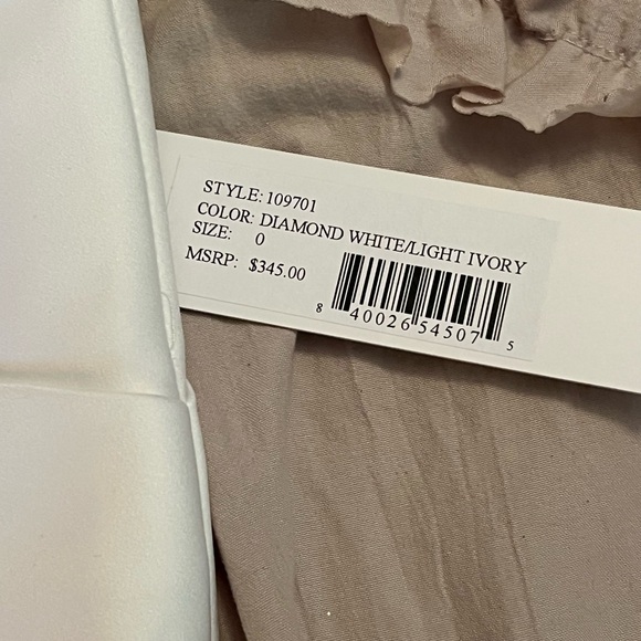 JAYGODFREY NWT White Plunging Halter Jumpsuit with Open Back, size 0 - Picture 4 of 6